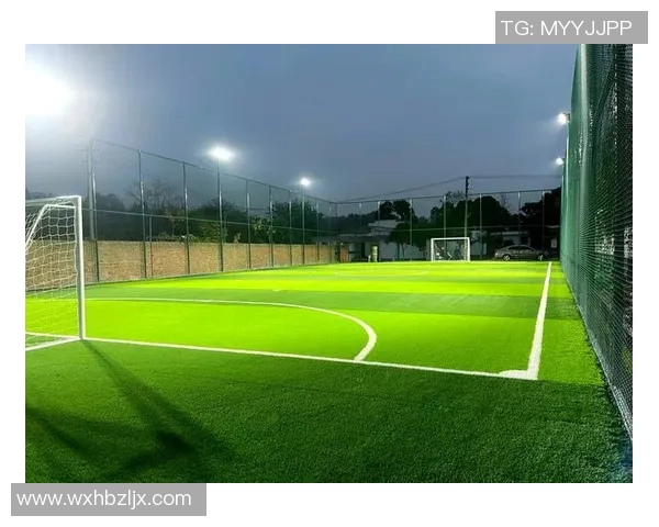 五人足球的魅力与技巧探讨：如何在小场地上展现团队合作与个人能力