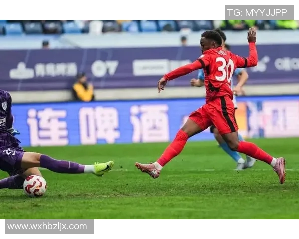 上港与现代的激烈对决展现足球魅力与团队精神的巅峰较量